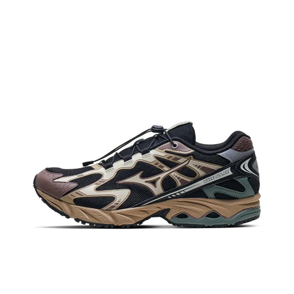 alt="Mizuno Wave Solar V2 Black Brown D1GH231803 вид сбоку на белом фоне"