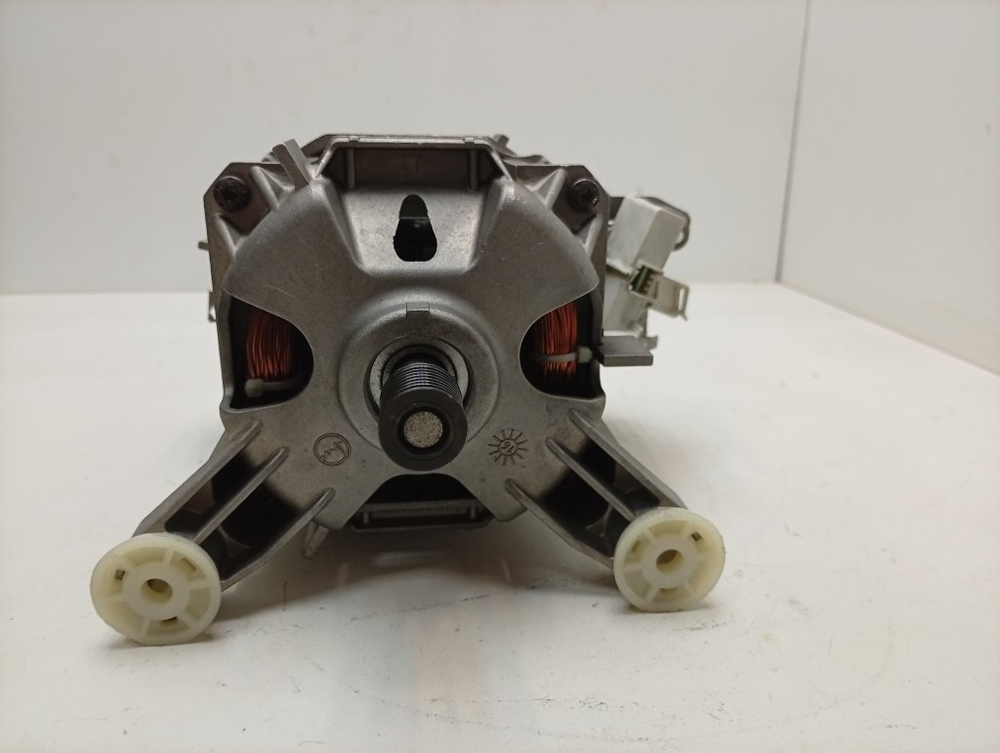 WLK24271OE/04 кт30 Двигатель для стиральной машины Bosch Siemens (7 контактов) б/у