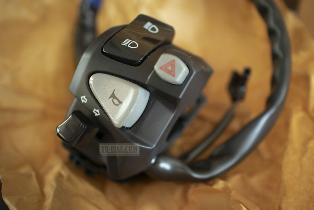 35200-KZZ-901 (35200-KZZ-931) SWITCH ASSY., WINKER. Honda CRF250L-M (2012-2016)