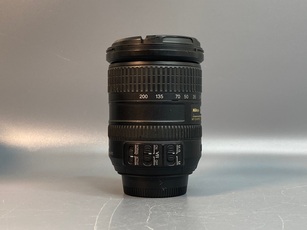Nikon 18-200mm 3.5-5.6G ED AF-S VR DX