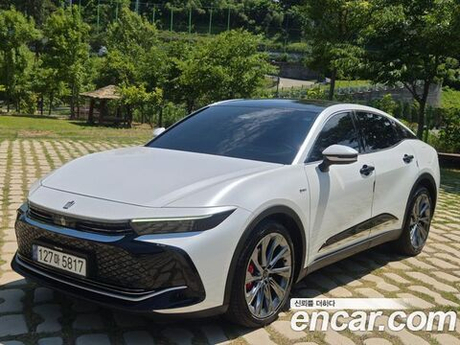 Toyota Crown 2.5 4WD Hybrid — 2024