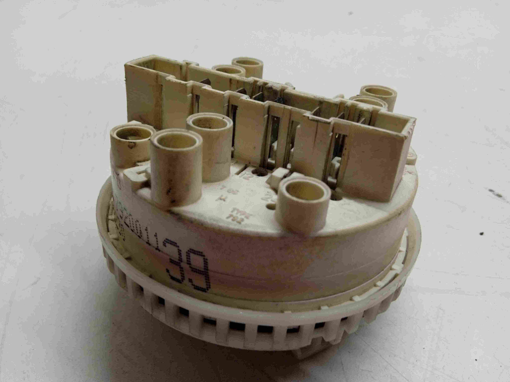 FE1014N кт303 Датчик уровня воды 132082230 стиральной машины Zanussi FE1014N4N