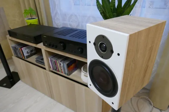 Dali Oberon 3 Light Oak