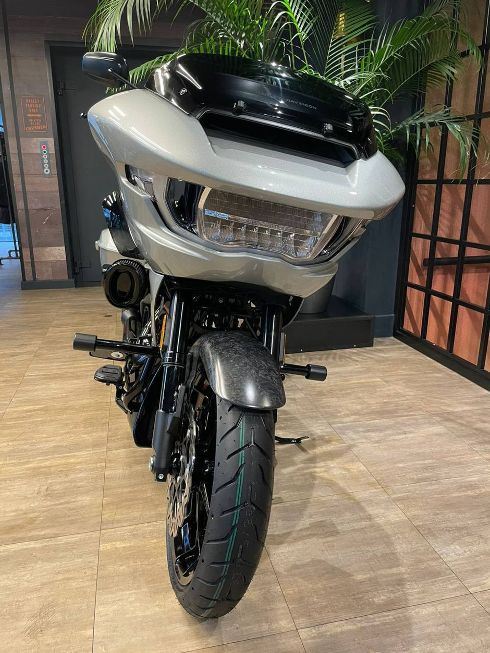Harley-Davidson CVO Road Glide ST 121 (Mercury Silver) 2025 с НДС