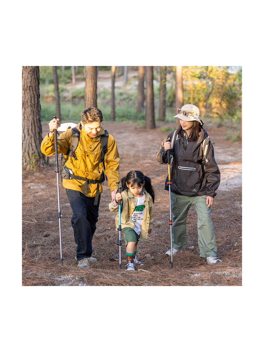 Палка треккинговая Naturehike ST01 6061 AL NH17D001-Z  с 3 узлами женская 57-120 золотой