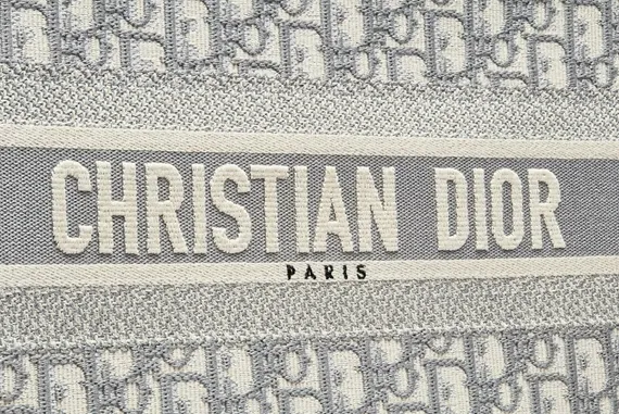 Сумка Dior Book Tote, модель маленького формата белый/серый