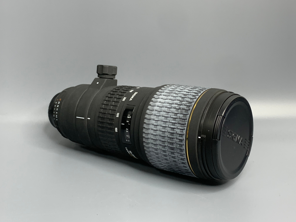 Sigma 100-300mm APO F4 HSM Nikon F