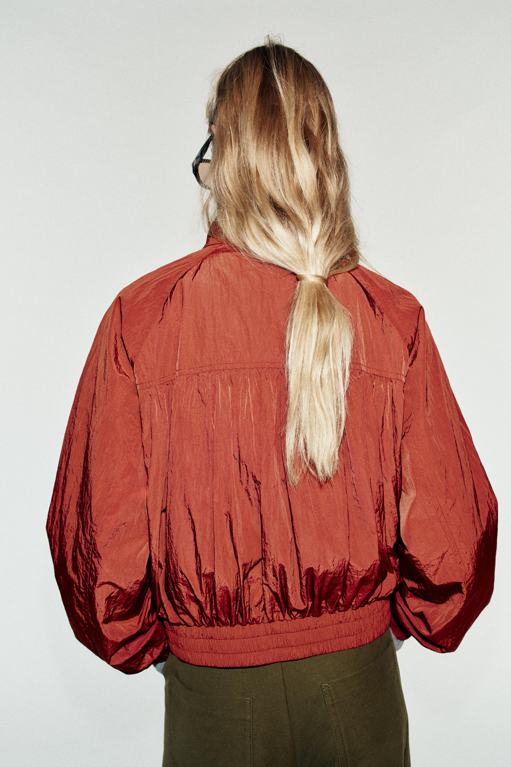 БОМБЕР С ВЫСОКИМ ВОРОТНИКОМ — ZARA