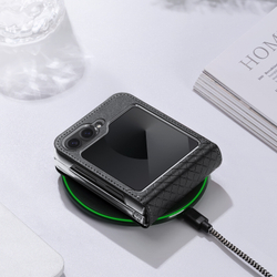 Чехол из кожи черного цвета от Dux Ducis для Samsung Flip 6, Flip 7 FE (W25), серия Bril Series Case