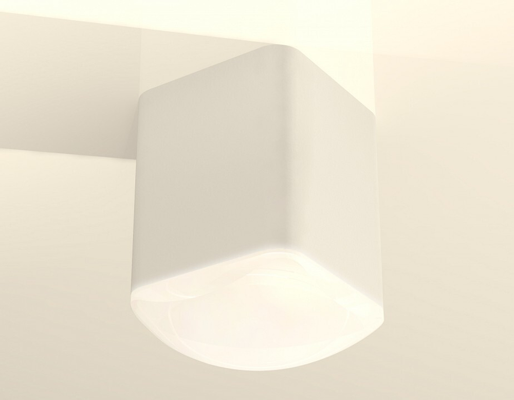 Накладной светильник Ambrella Light XS XS7812022