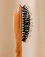 La Bonne Brosse Массажная расческа для волос N 03 Essential Sensitive Scalp Brush - Creamy White