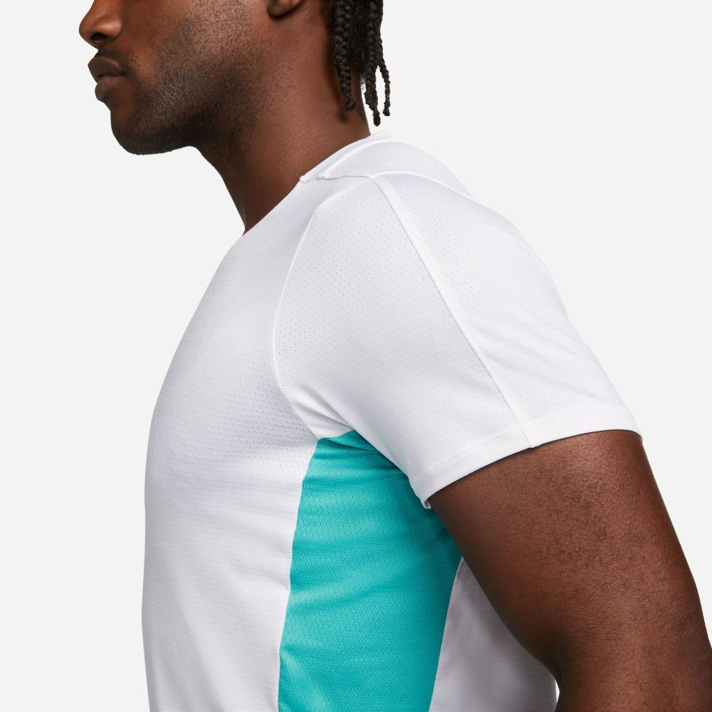 Мужская теннисная футболка Nike Court Dri-Fit Advantage Printed Tennis Top - белый