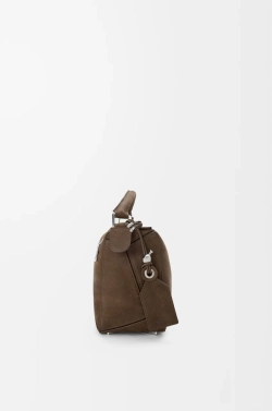 Loewe Маленькая сумка Featherlight Puzzle из зернистой нубуковой кожи, коричневый