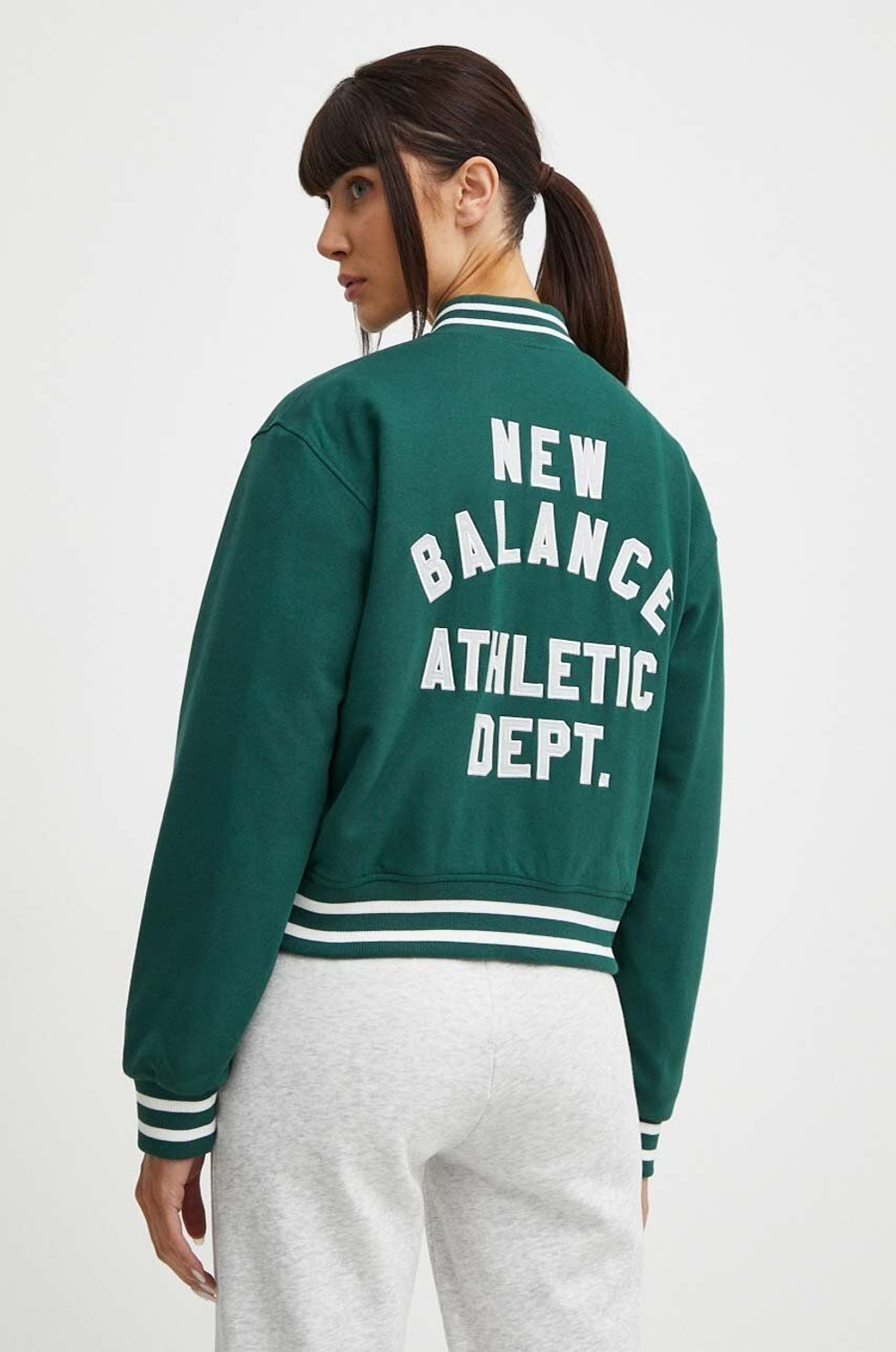 Бомбер женский NEW BALANCE NWG