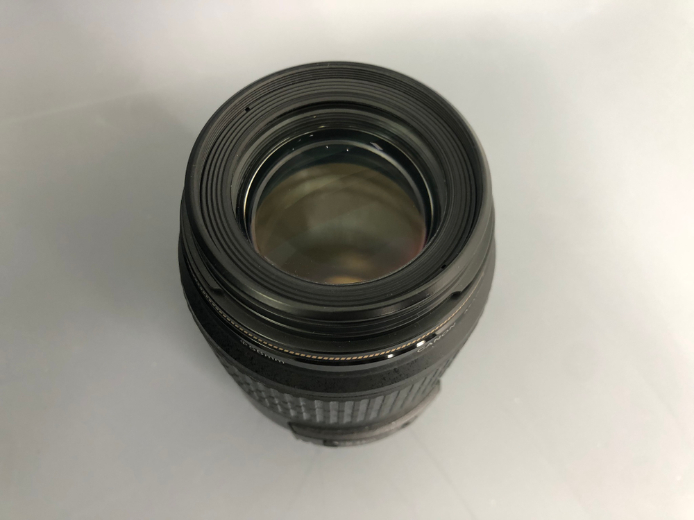 Canon EF 100mm 2.8 Macro USM