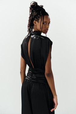 ZARA АТЛАСНЫЙ КОМБИНЕЗОН С ПОЯСОМ-КУШАКОМ, ЧЕРНЫЙ