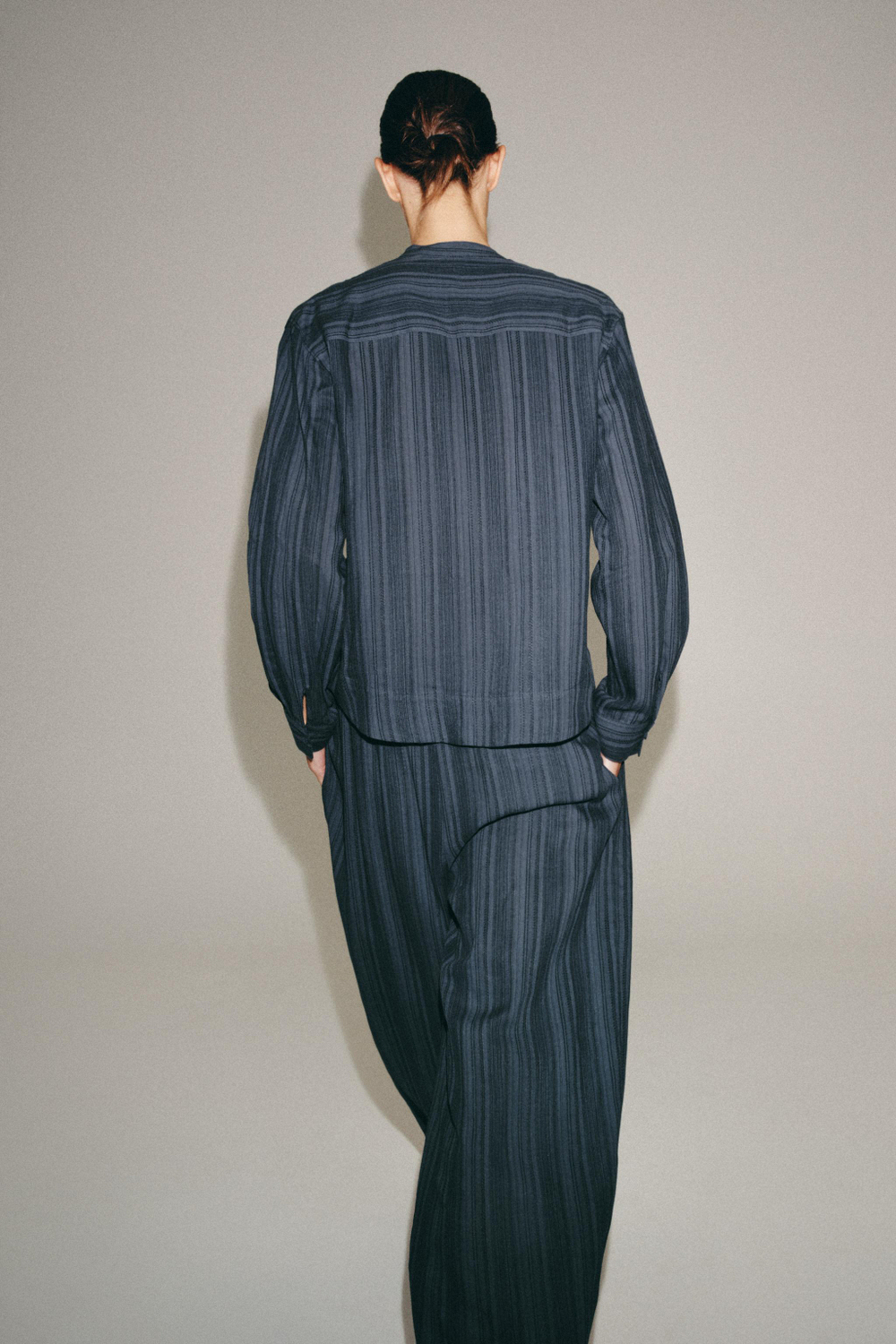 РУБАШКА В ПОЛОСКУ С ЗАСТЕЖКОЙ-КЛЕВАНТ ZW COLLECTION — ZARA