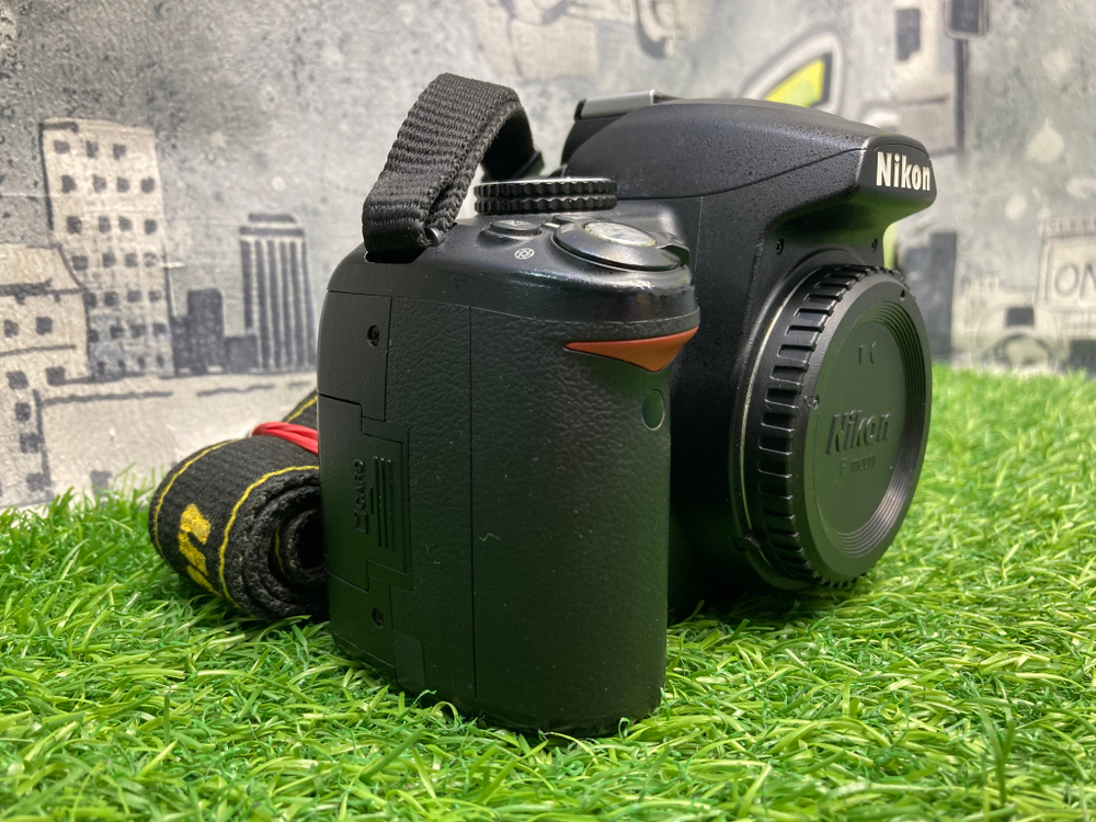 Nikon D3000 22.200 кадров