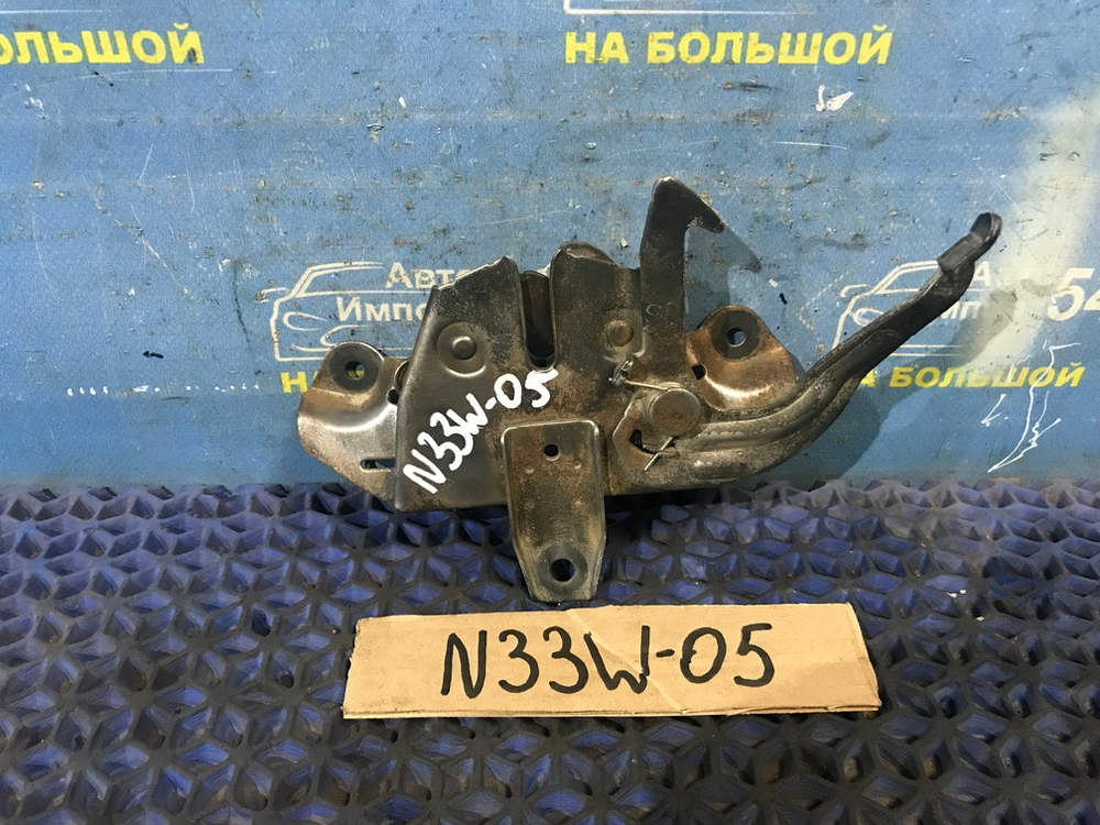 Замок капота MITSUBISHI CHARIOT 1995