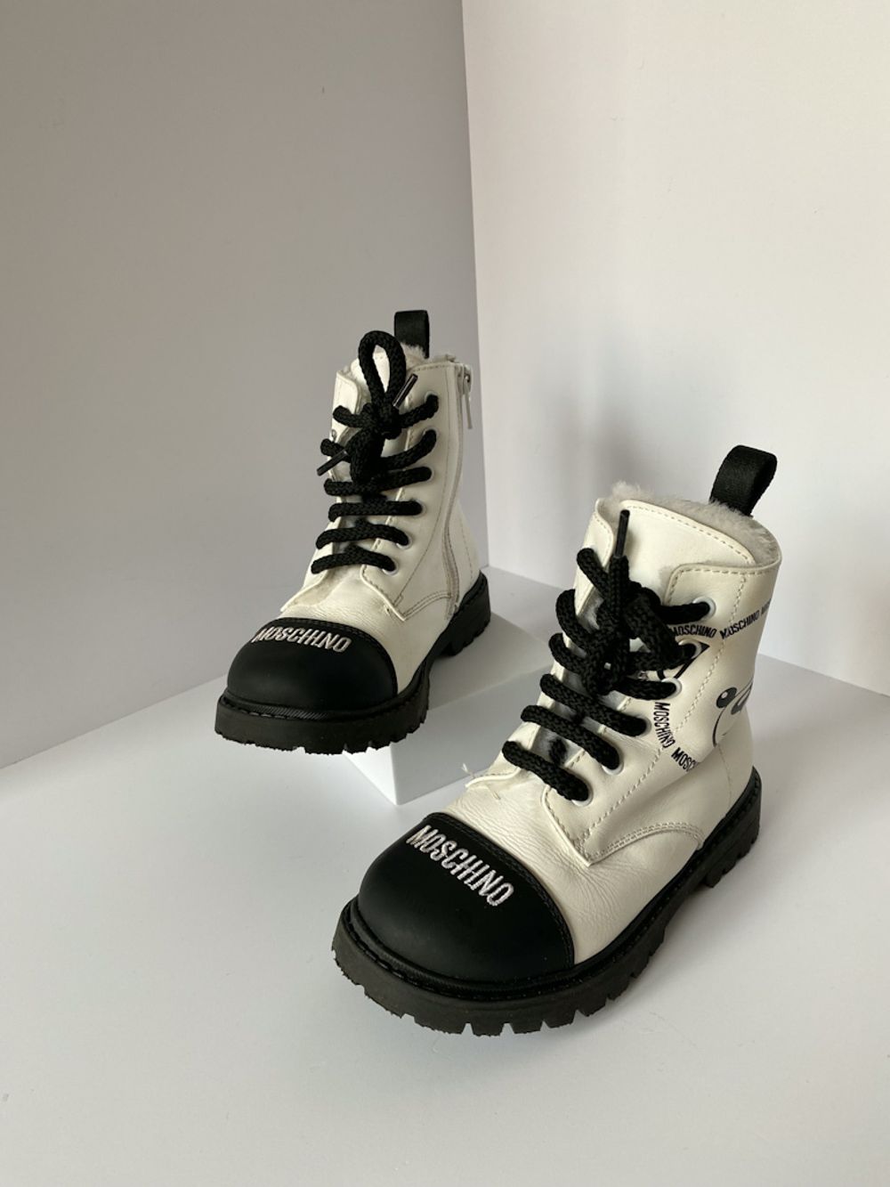 Ботинки Moschino, 26