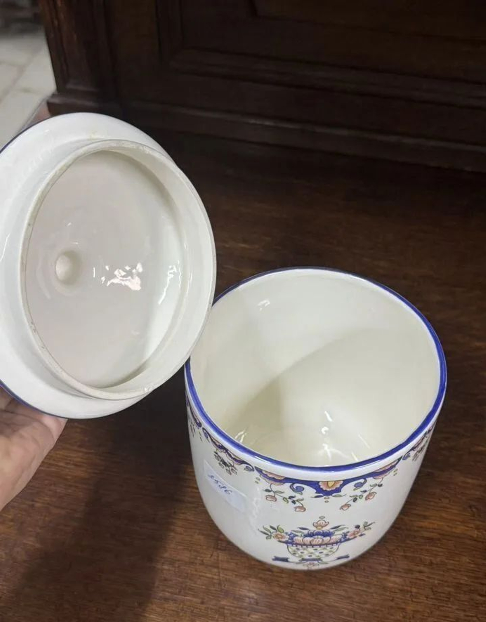 Банка с крышкой. Фруктовница. Кашпо