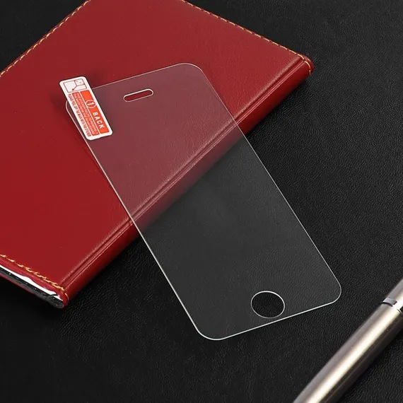 Защитное стекло 2.5D LuazON для iPhone 5/5S, полный клей, 0.26 мм, 9Н