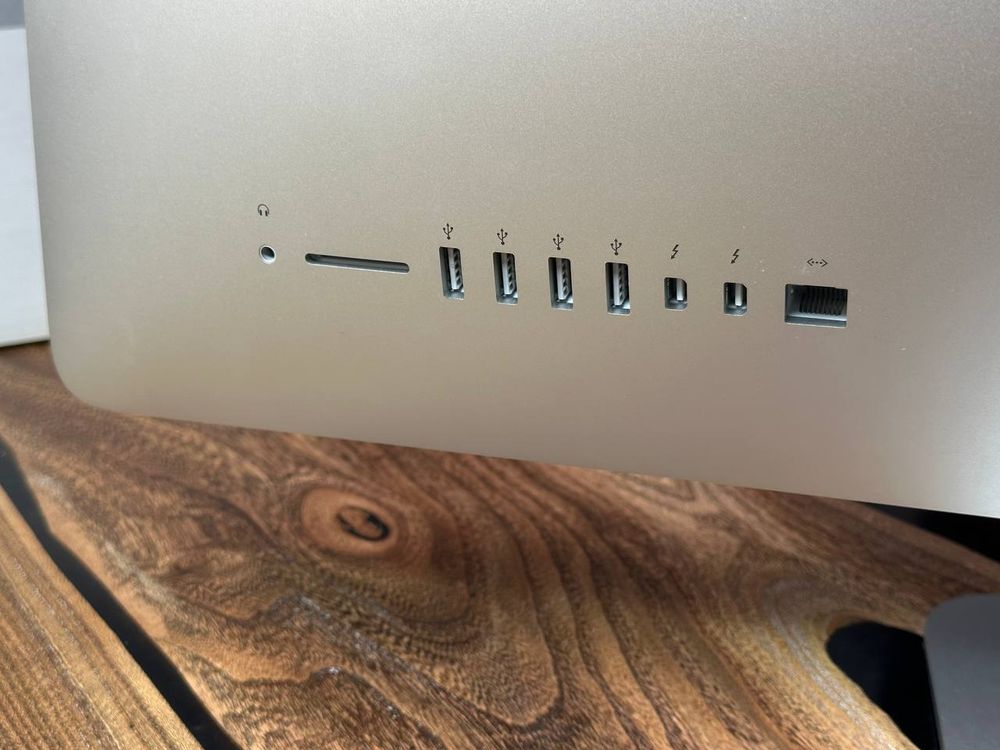 27" Моноблок Apple iMac 27 2015 (5120x2880, Intel Core i5-6500, RAM 8ГБ,HDD 1TB, AMD Radeon R9 M380, MacOS)