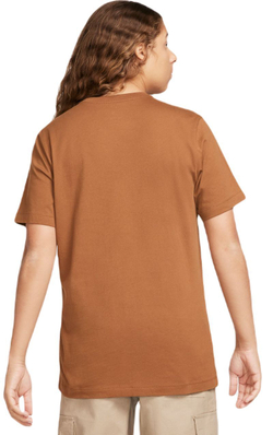 Мужская теннисная футболка Nike Sportswear Club T-Shirt - light british tan