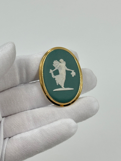 Брошь Wedgwood зелёная