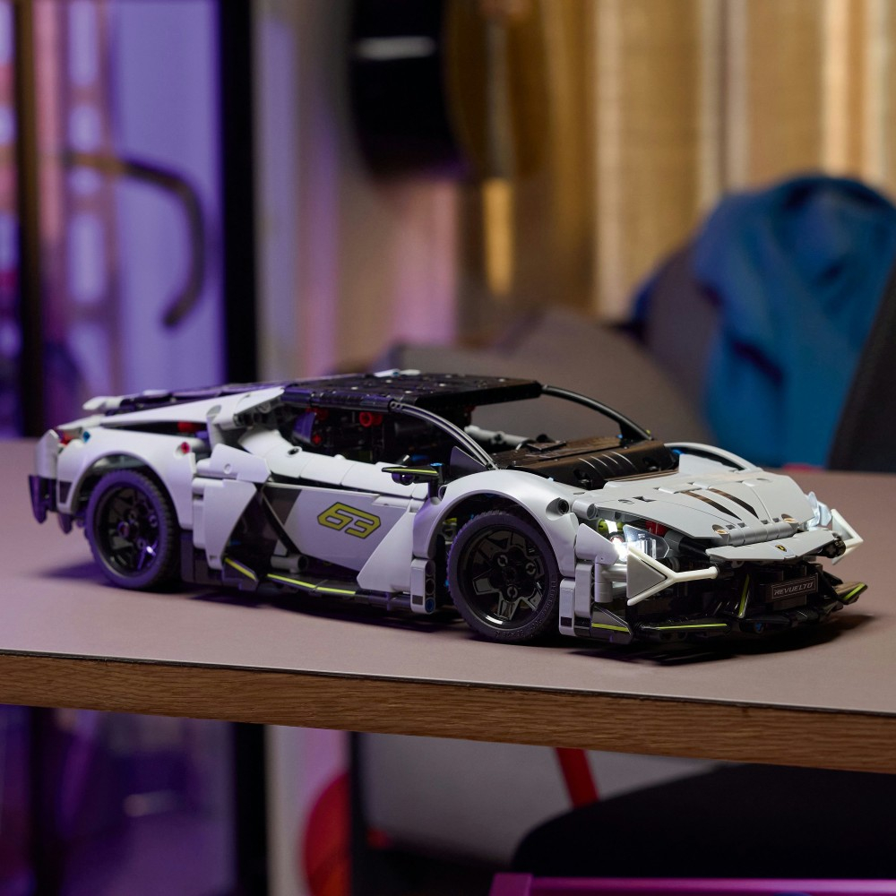 Конструктор LEGO Technic Lamborghini Revuelto 42214