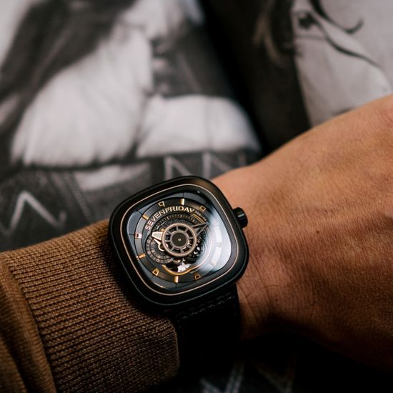 Наручные часы SEVENFRIDAY P2B-02 Revolution