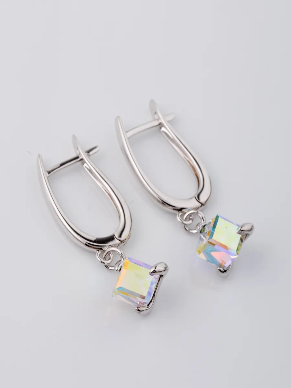 Серьги-подвески Миражи с кристаллом-хамелеоном Swarovski
