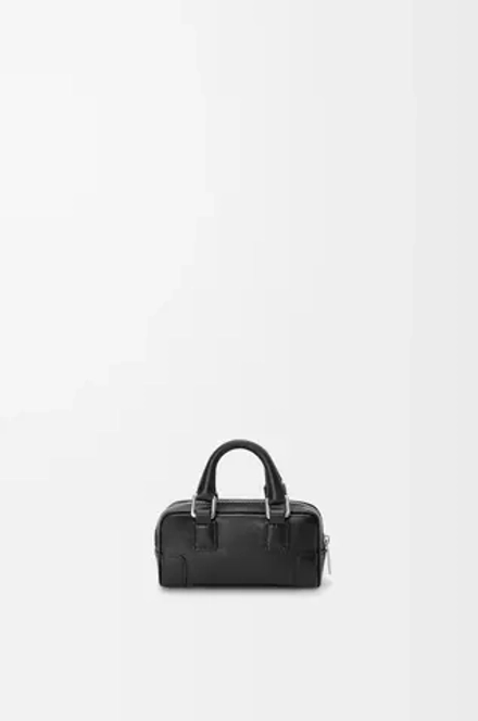 Loewe Сумка Amazona Nano в блестящей телячьей коже, черный