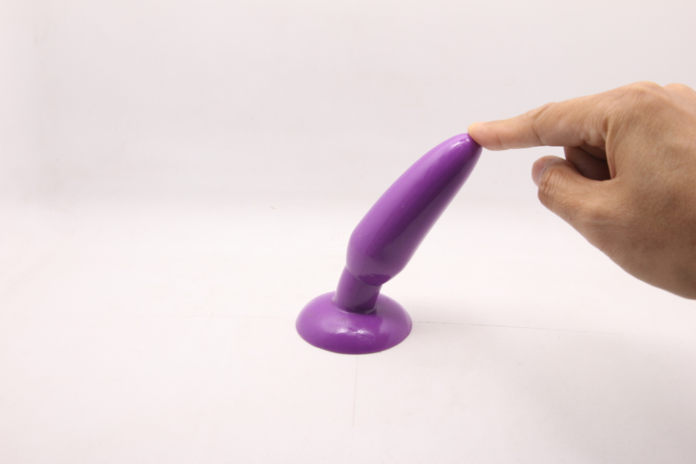 Анальная пробка с присоской 3,7 см purple BI-017001R