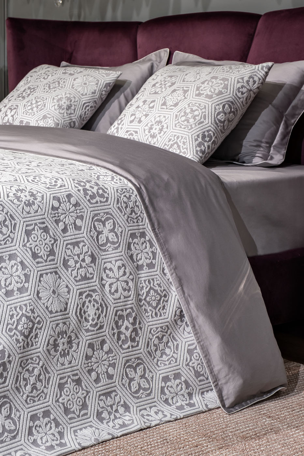 Покрывало 180x230 Garda Decor Ажур серое