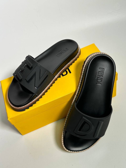 Шлепанцы Fendi