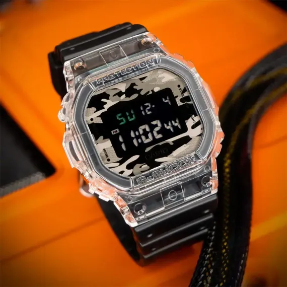 Наручные часы Casio DW-5600SKC-1E