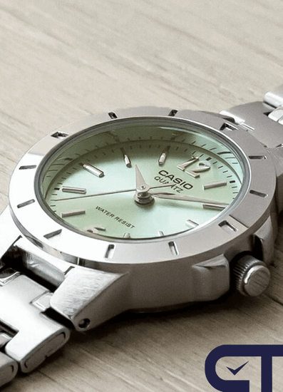 Casio LTP-1177A-3A — женские часы с мятно-зелёным циферблатом и стальным браслетом