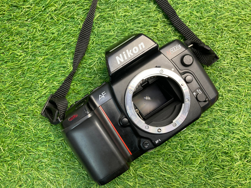 Nikon N8008S