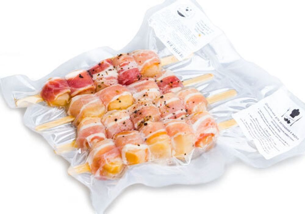 Шашлычки из гребешка и бекона со специями