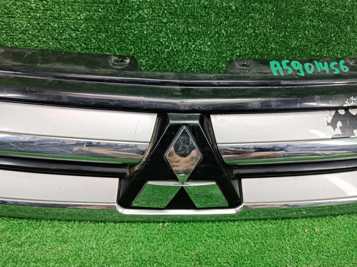 Решетка радиатора Mitsubishi Outlander 3 (2015-2018)
