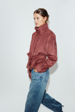 ZARA КУРТКА ИЗ ИСКУССТВЕННОЙ ЗАМШИ С РЕМНЕМ, МАРСАЛА