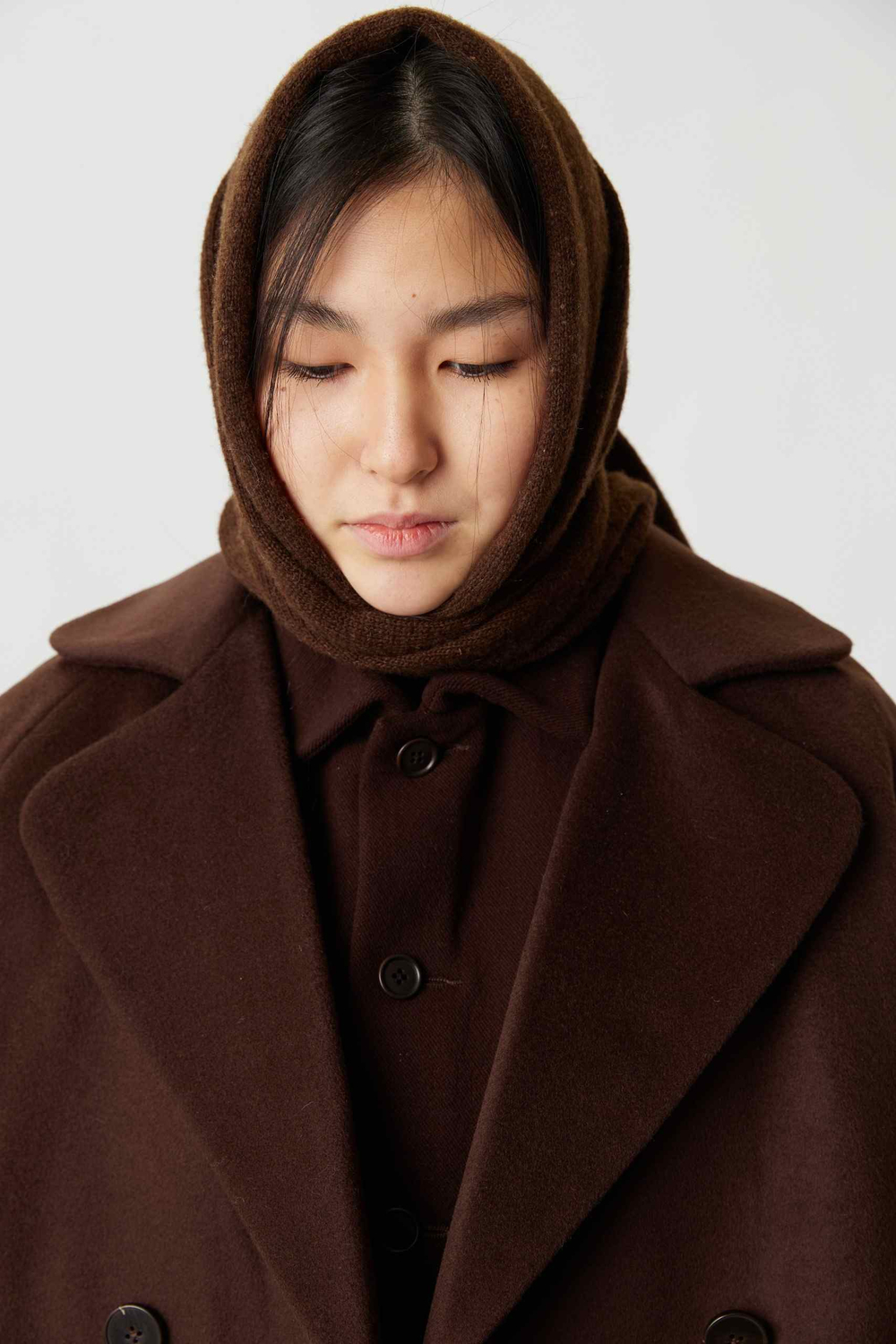 Косынка из шерсти коричневая