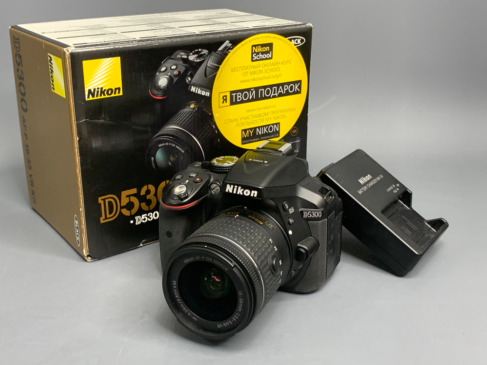 Nikon D5300 kit AF-P 18-55mm VR 12.700 кадров