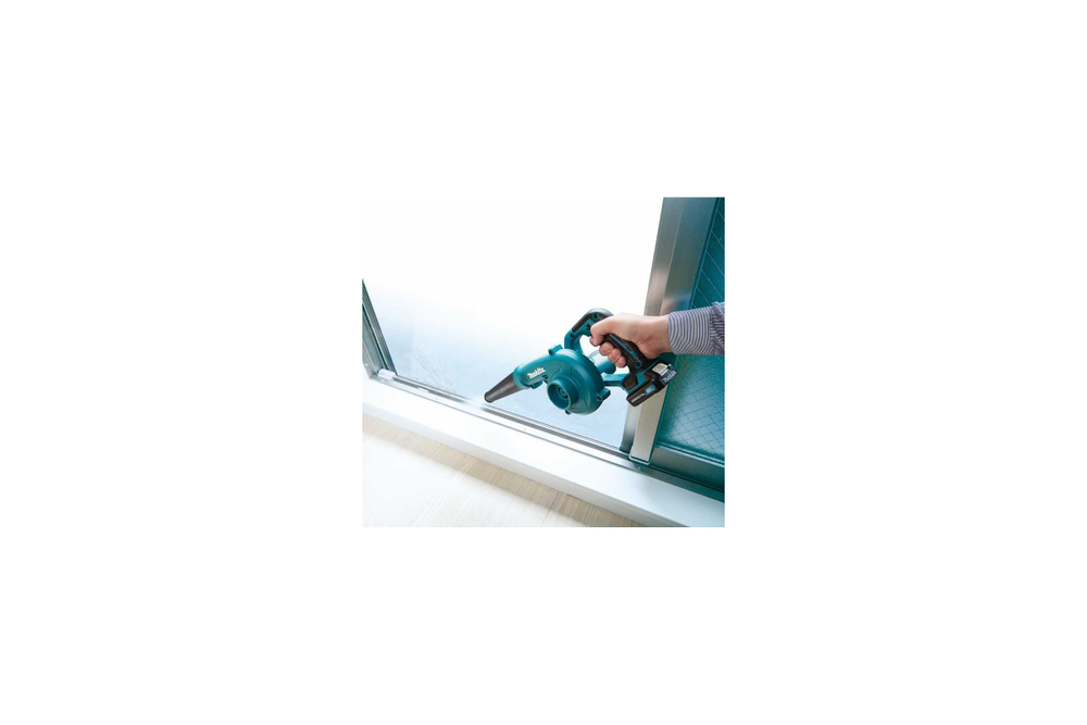 Аккумуляторная воздуходувка Makita CXT 12 В, 2.6 куб.м/мин, 75 м/с, короткий патрубок UB100DZ