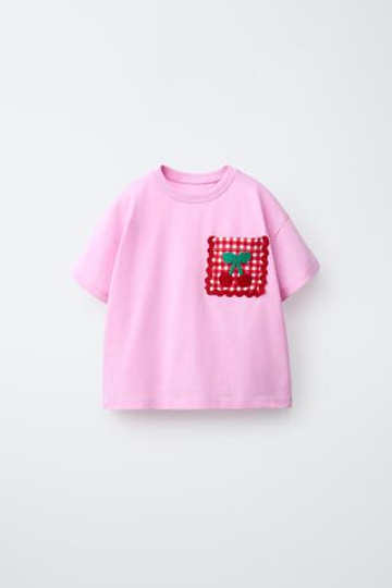 ZARA ФУТБОЛКА С ВИШНЕВЫМ КАРМАНОМ ИЗ КРУЖЕВА КРОШЕ, ЯРКО-РОЗОВЫЙ