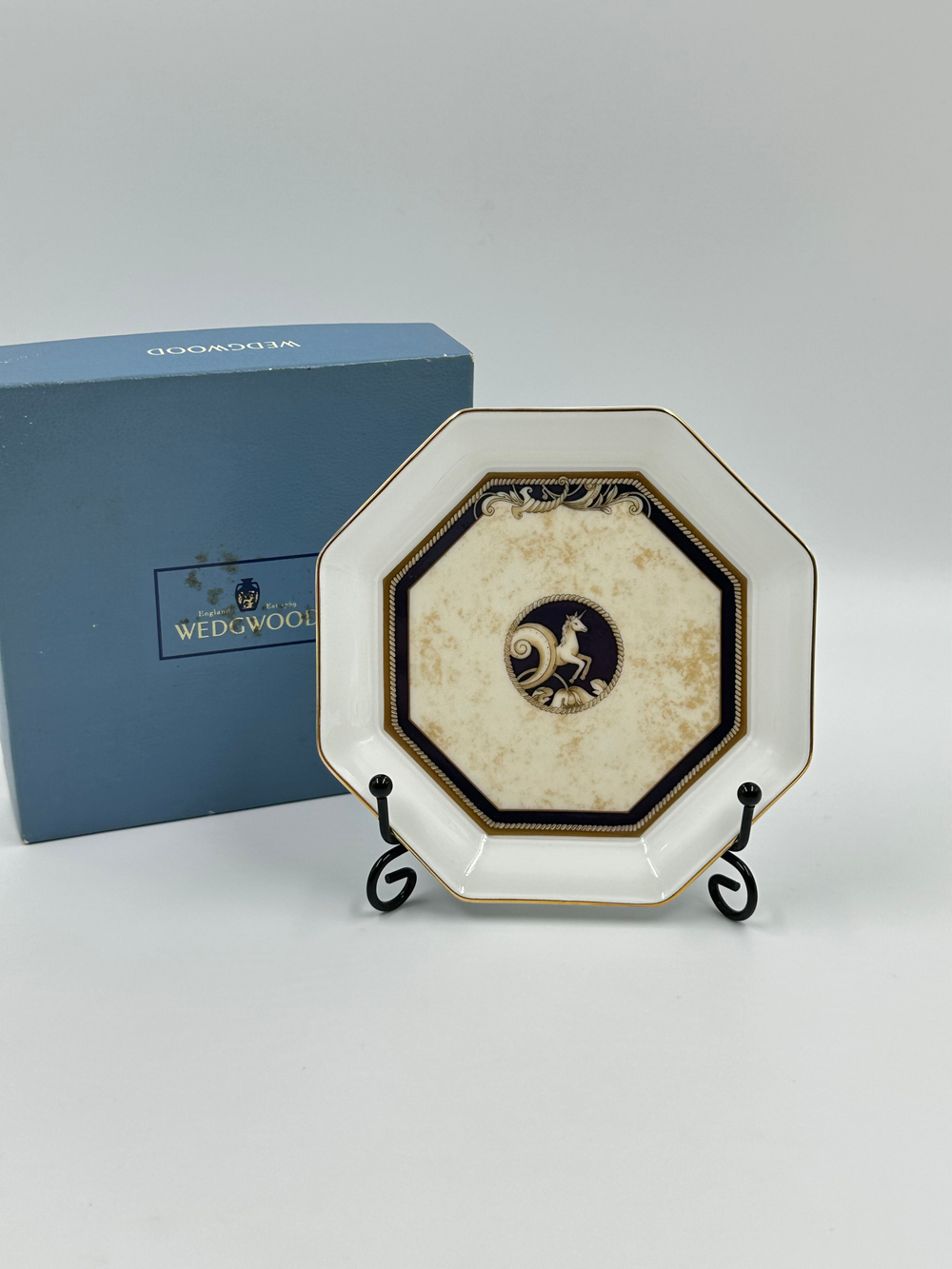 Тарелка декоративная Wedgwood, Cornucopia