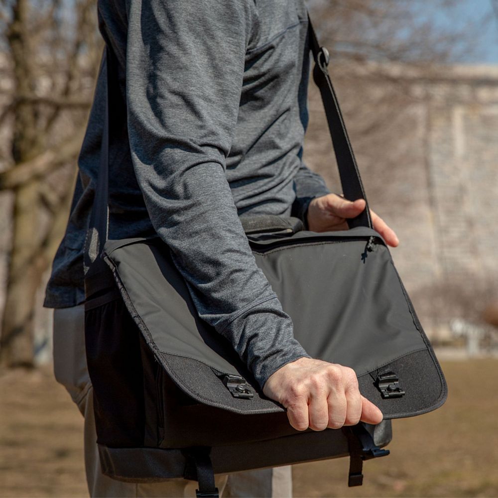 Tenba DNA Messenger 16 DSLR Black
