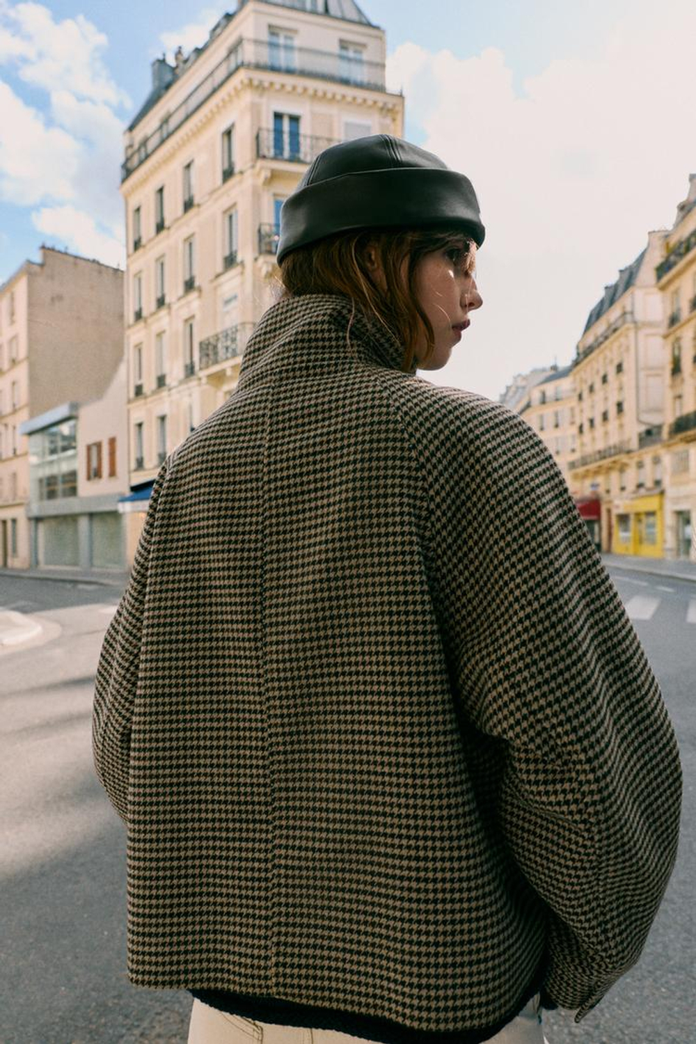 ZARA КУРТКА С ЗАСТЕЖКАМИ-ТОГГЛ И ПРИНТОМ «ГУСИНАЯ ЛАПКА», СЕРЫЙ