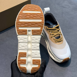 Кроссовки On Running x Loewe